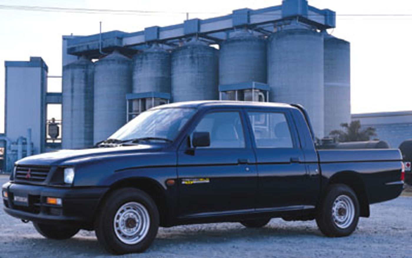 Hero image of a new Mitsubishi Triton GLX (2001) price & specs available with CarExpert deals.