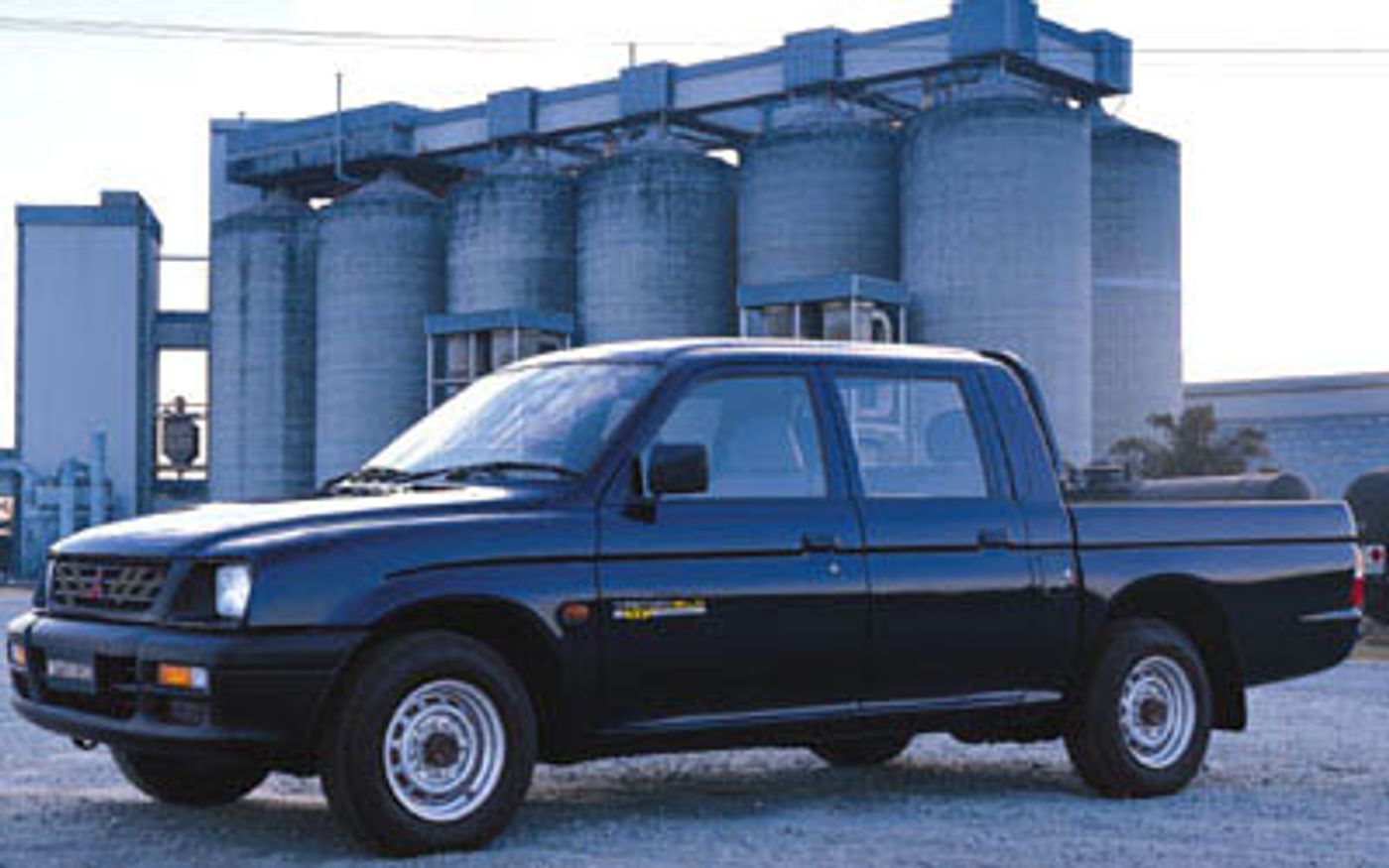 Hero image of a new Mitsubishi Triton GLX (2004) price & specs available with CarExpert deals.