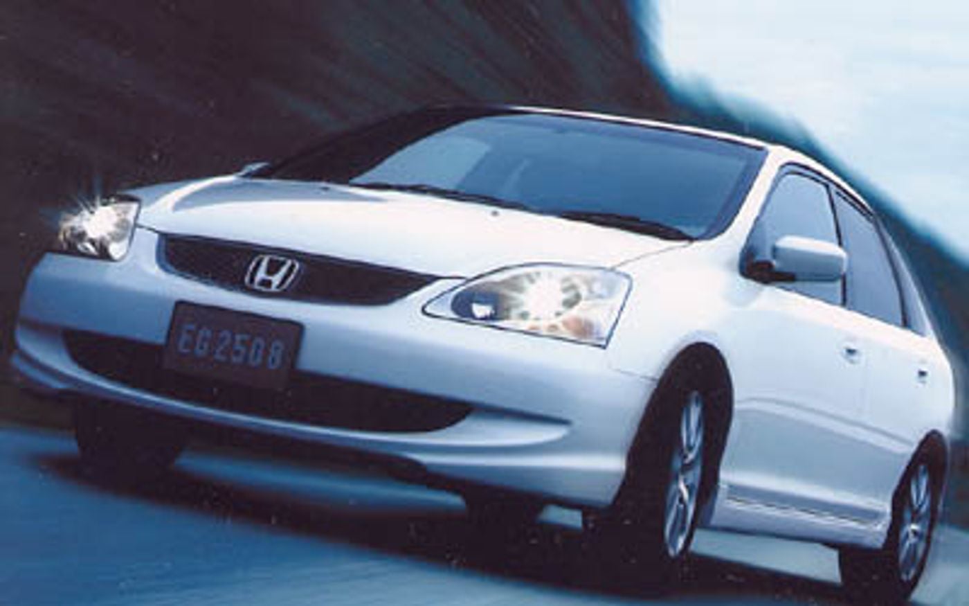 Hero image of a new Honda Civic Vi (2004) price & specs available with CarExpert deals.