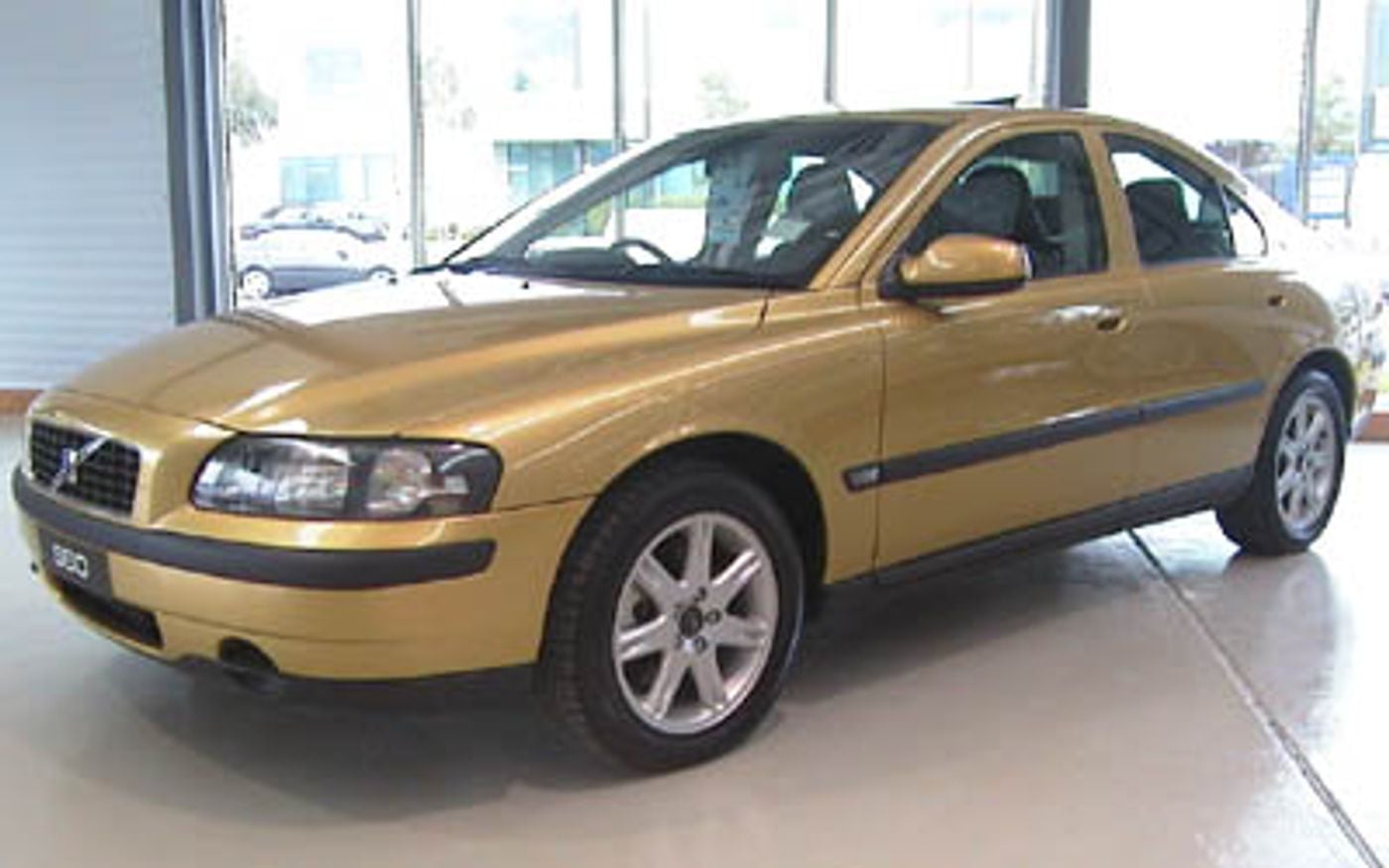 Hero image of a new Volvo S60 T (2003) price & specs available with CarExpert deals.