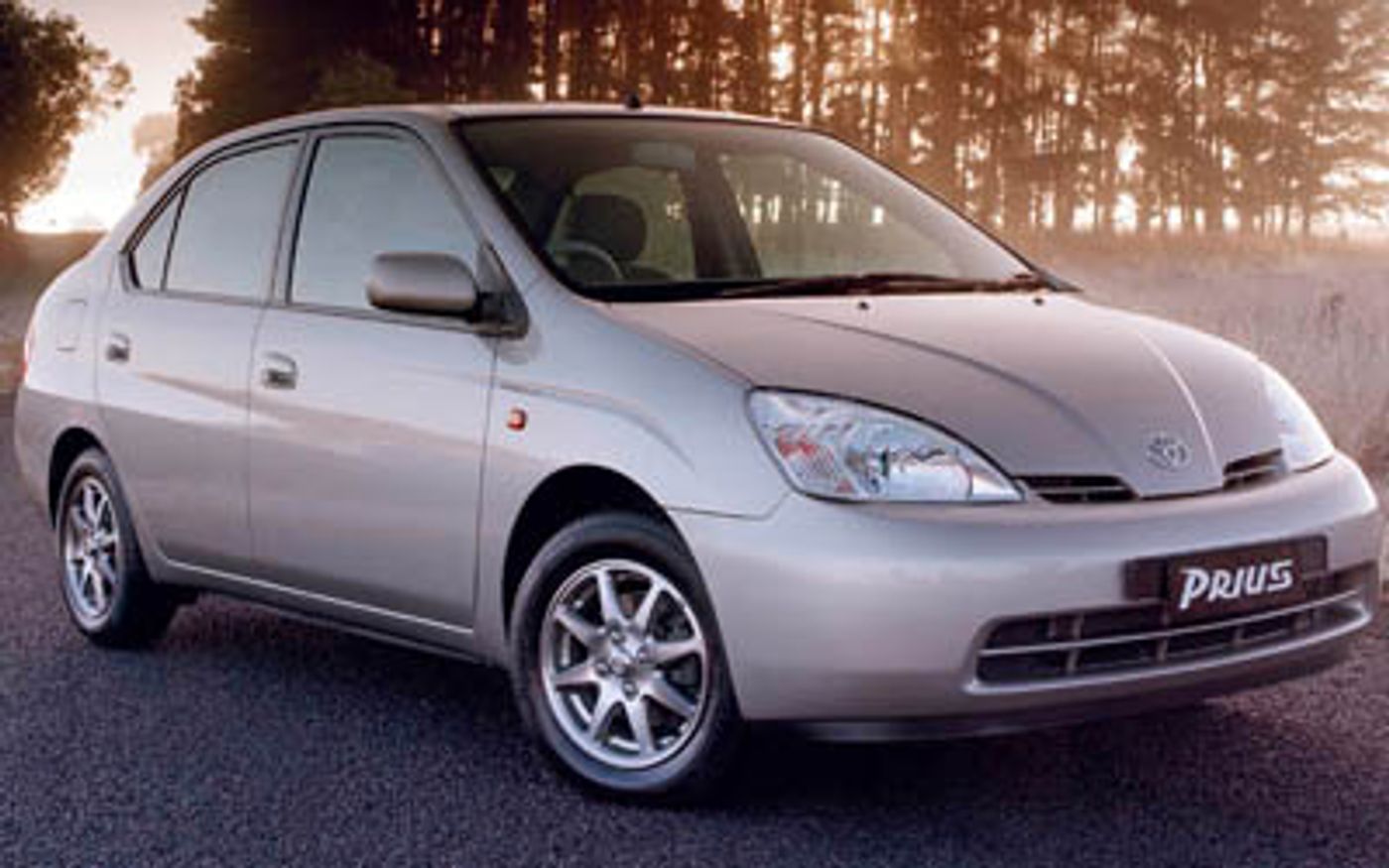 Hero image of a new Toyota Prius Base (2001) price & specs available with CarExpert deals.