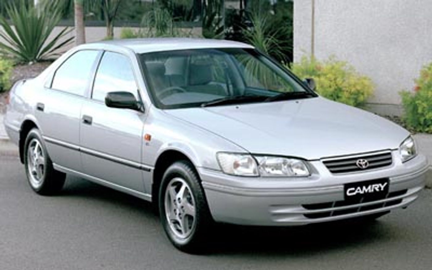 Hero image of a new Toyota Camry Advantage (2002) price & specs available with CarExpert deals.
