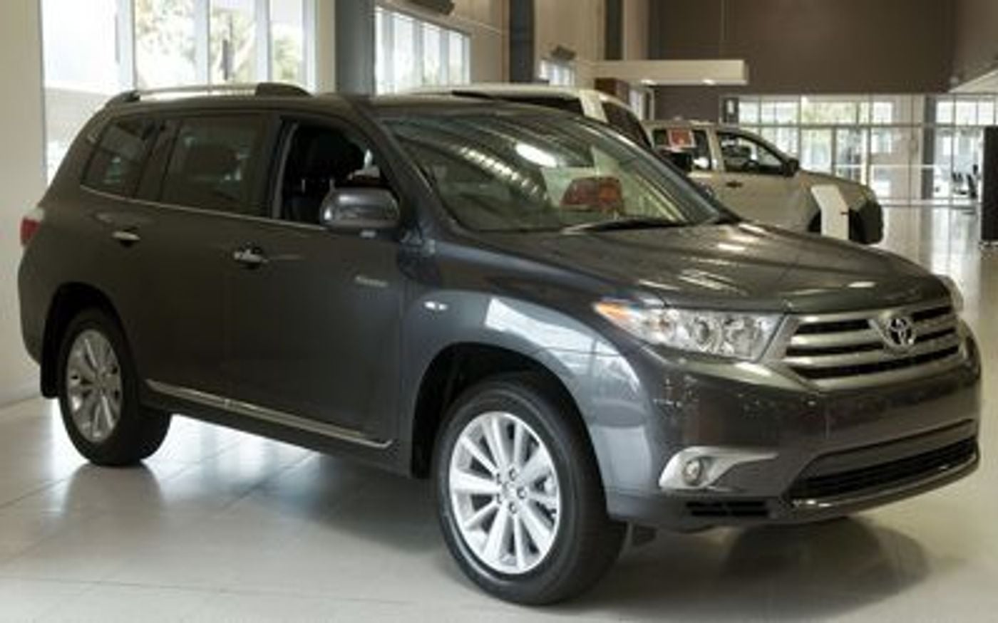 Hero image of a new Toyota Kluger Grande (2010) price & specs available with CarExpert deals.