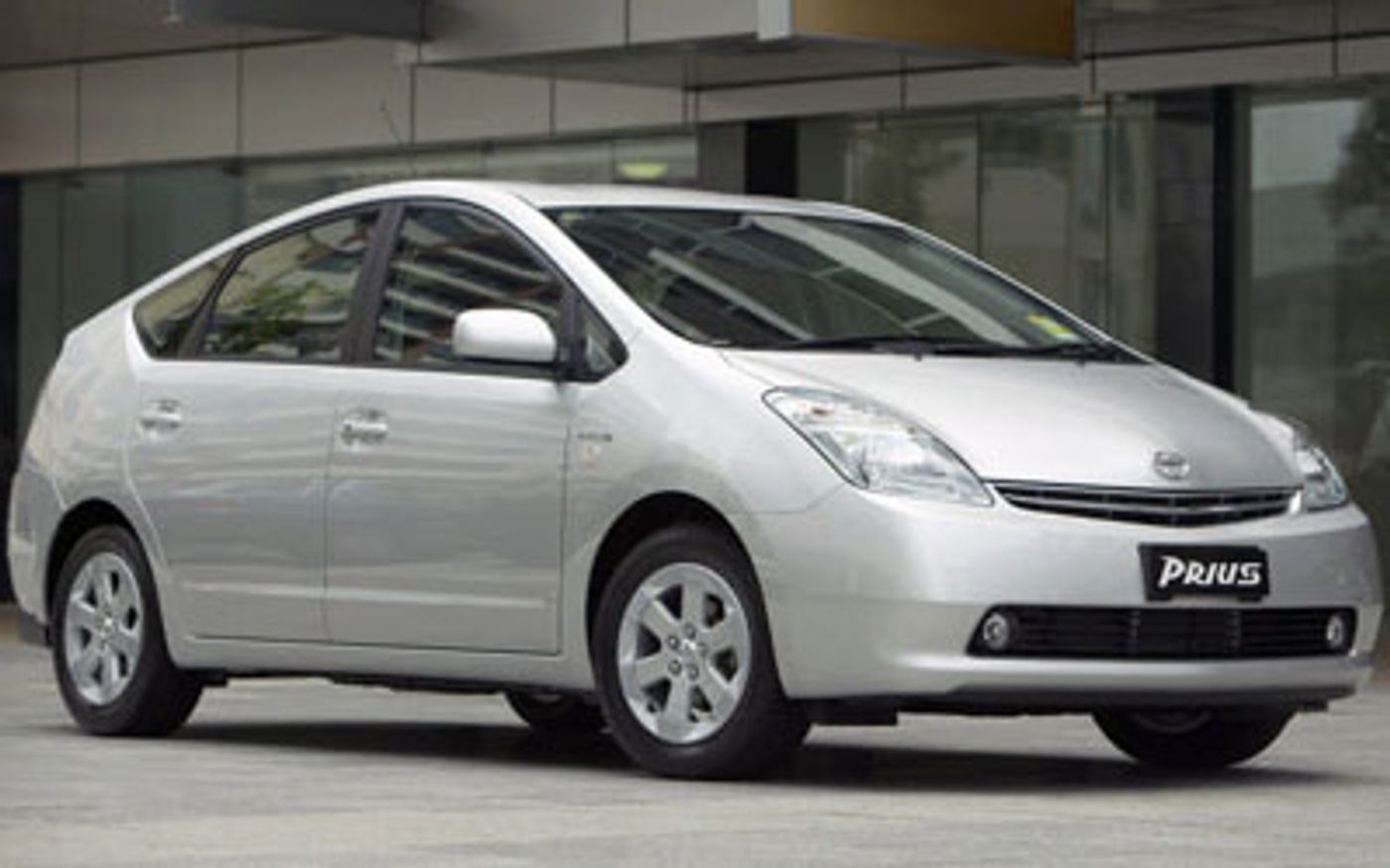 Hero image of a new Toyota Prius Base (2005) price & specs available with CarExpert deals.