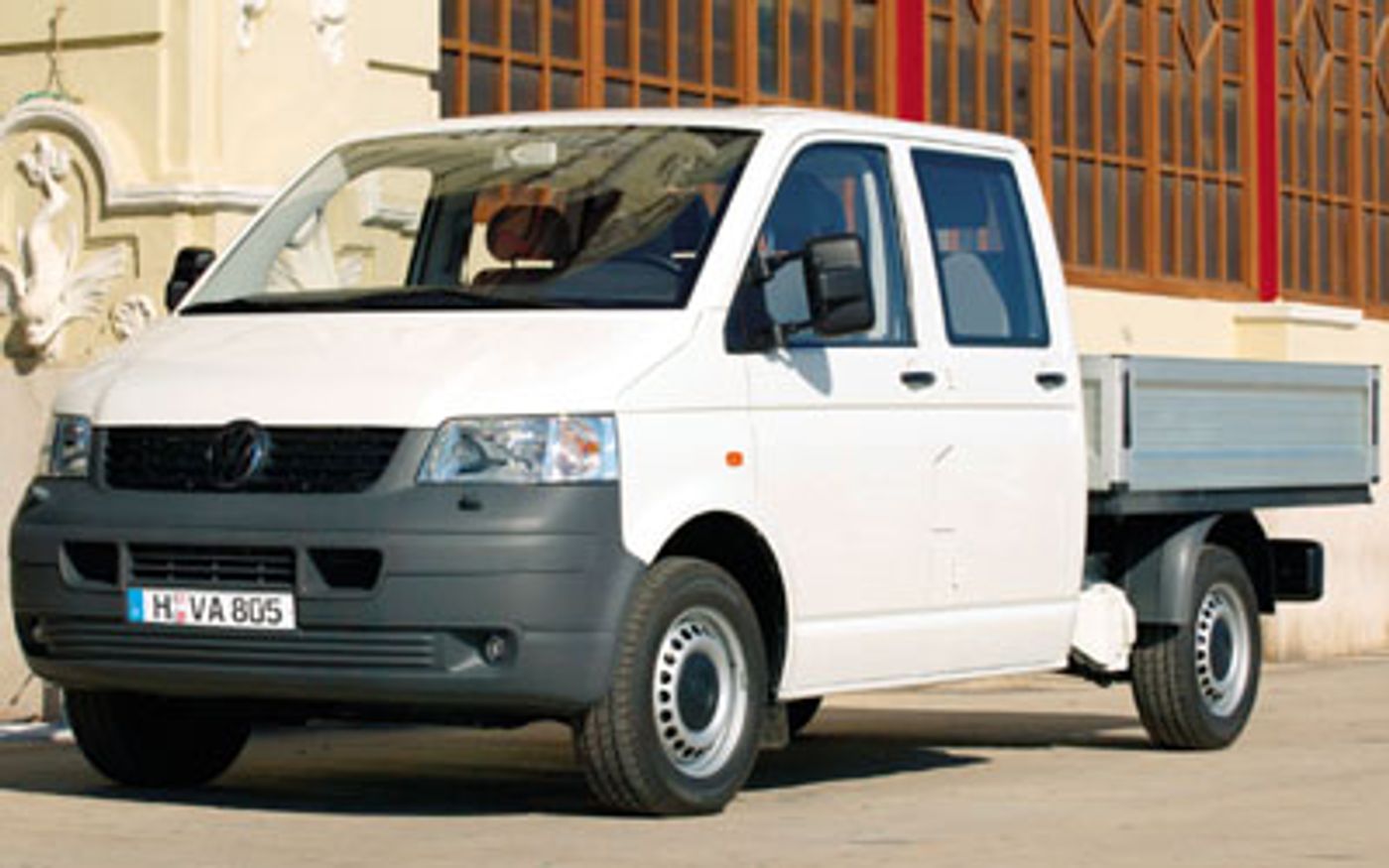 Hero image of a new Volkswagen Transporter Base (2004) price & specs available with CarExpert deals.