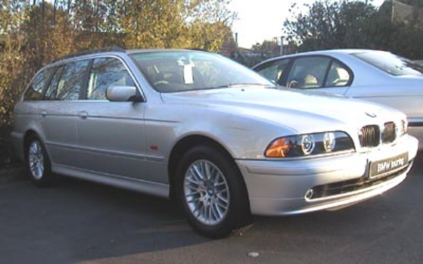 Hero image of a new BMW 5 Series 530i Sport (2002) price & specs available with CarExpert deals.