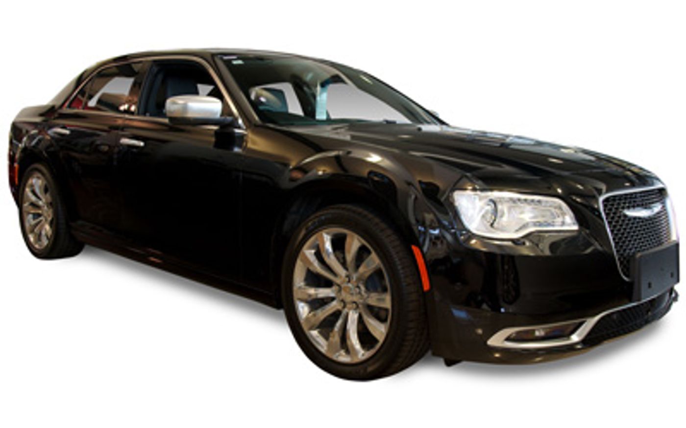 Hero image of a new Chrysler 300 C Luxury (2015) price & specs available with CarExpert deals.