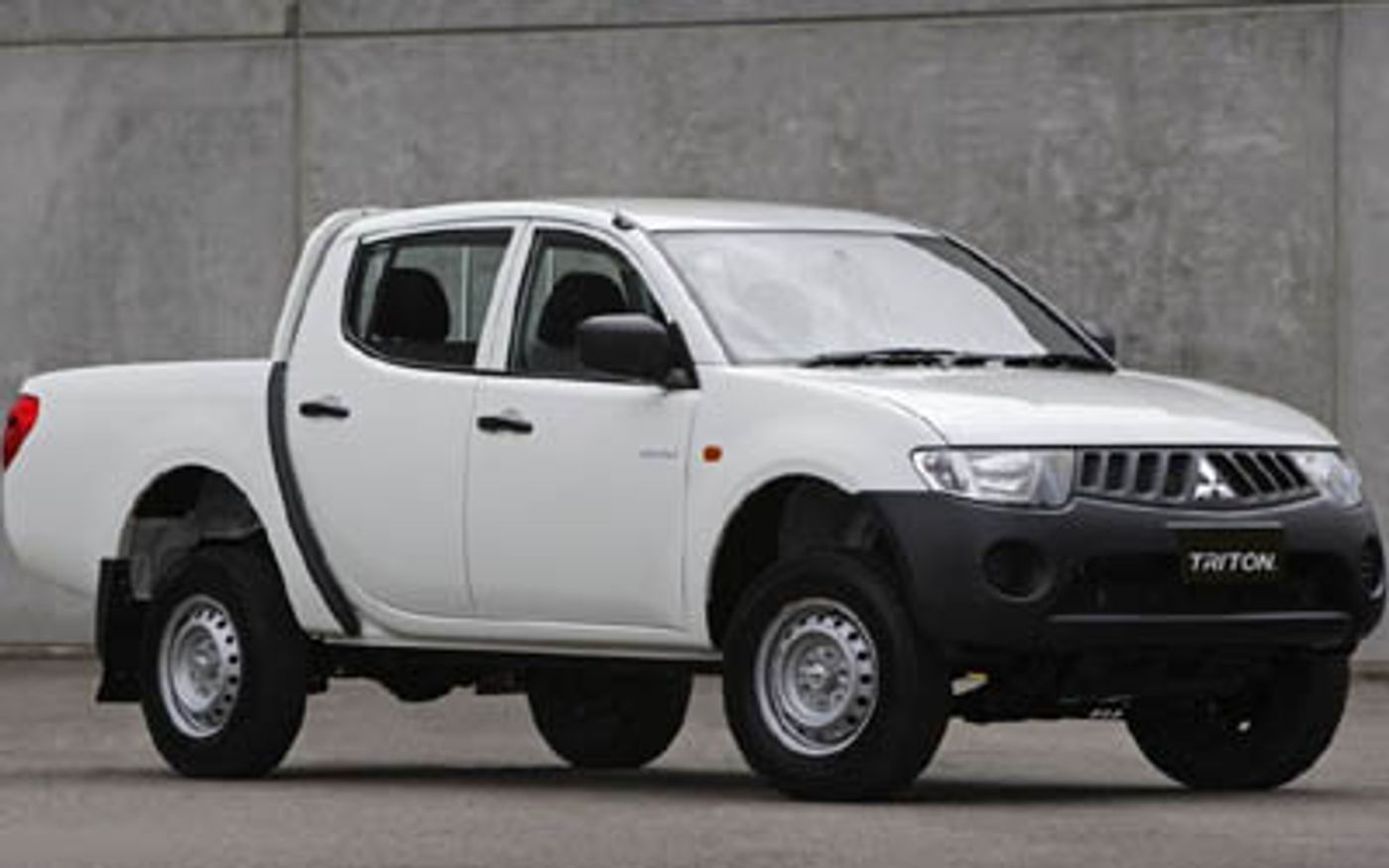 Hero image of a new Mitsubishi Triton GLX (2009) price & specs available with CarExpert deals.
