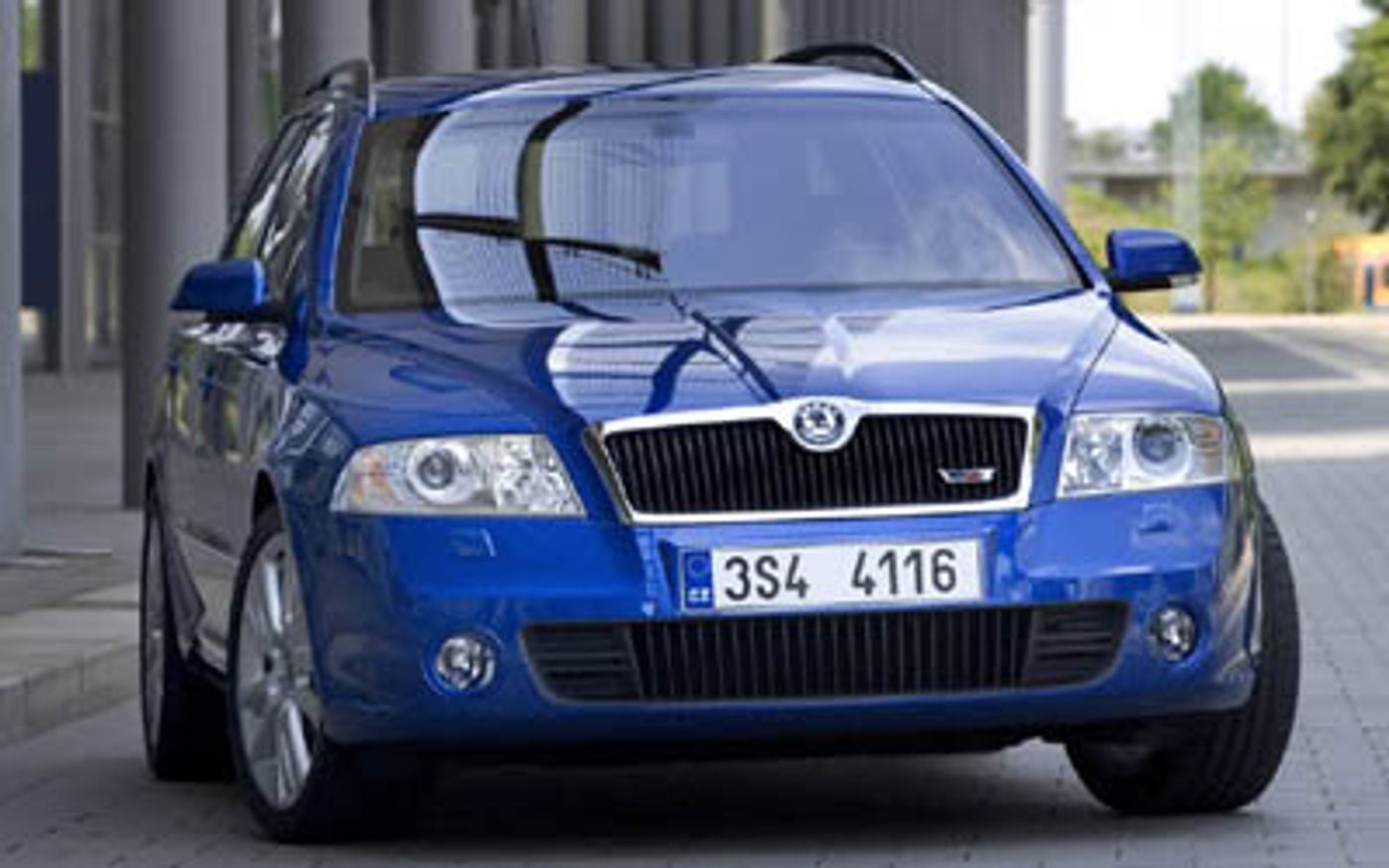 Hero image of a new Skoda Octavia RS (2008) price & specs available with CarExpert deals.