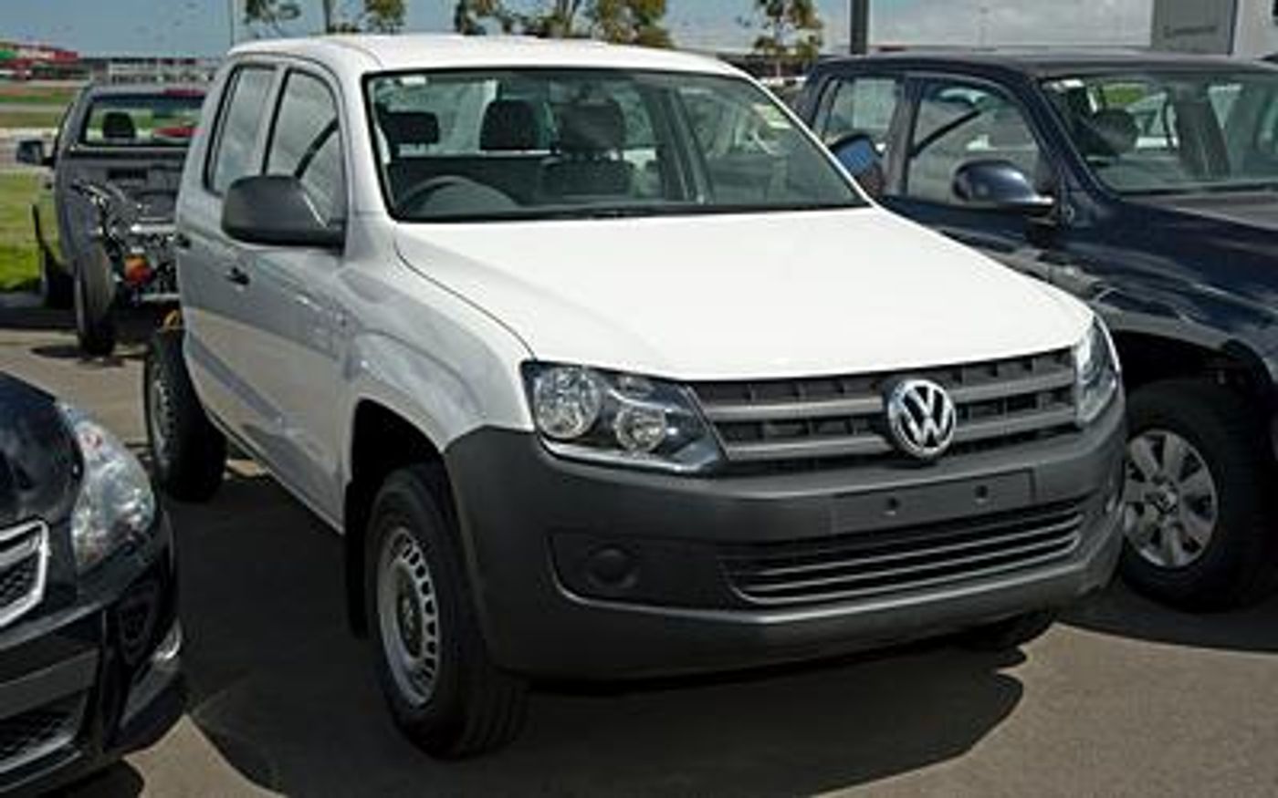 Hero image of a new Volkswagen Amarok Base (2013) price & specs available with CarExpert deals.
