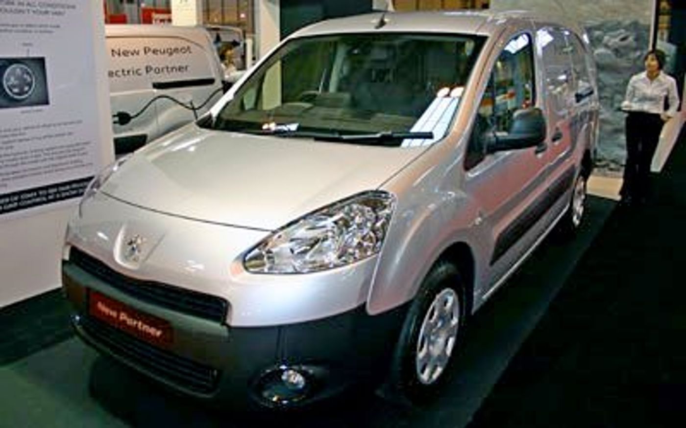 Hero image of a new Peugeot Partner Base (2012) price & specs available with CarExpert deals.