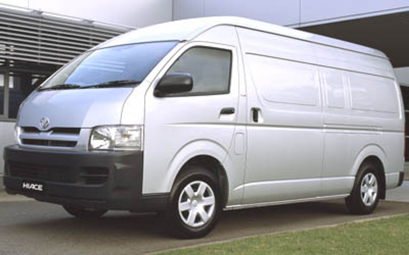 Hero image of a new Toyota HiAce Base (2006) price & specs available with CarExpert deals.