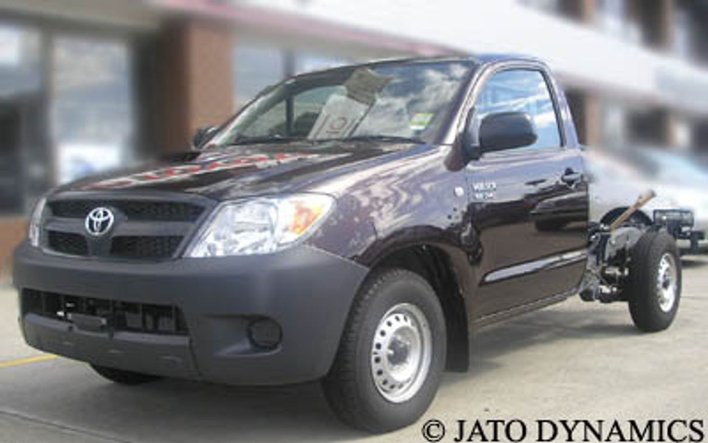 Hero image of a new Toyota HiLux SR (2005) price & specs available with CarExpert deals.