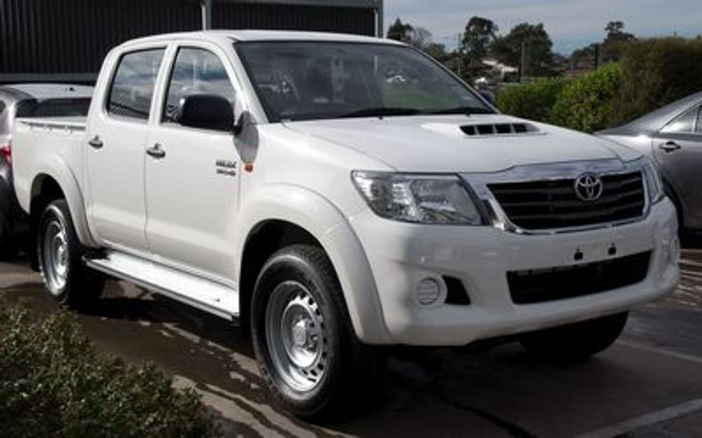 Hero image of a new Toyota HiLux SR5 (2012) price & specs available with CarExpert deals.