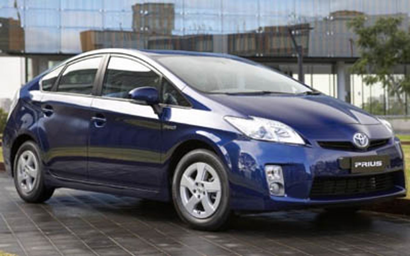 Hero image of a new Toyota Prius I-Tech (2009) price & specs available with CarExpert deals.
