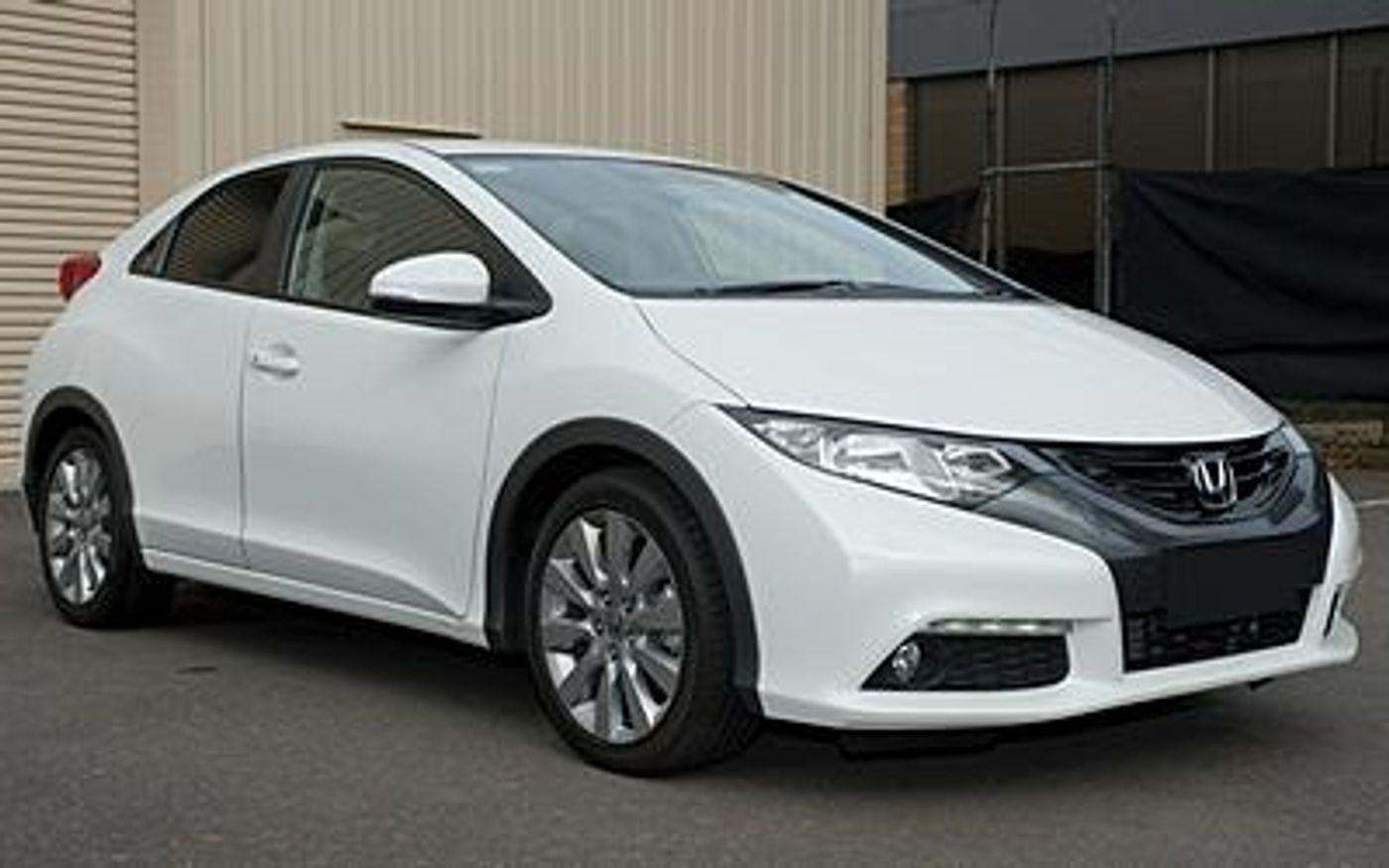 Hero image of a new Honda Civic Vti-Ln (2013) price & specs available with CarExpert deals.