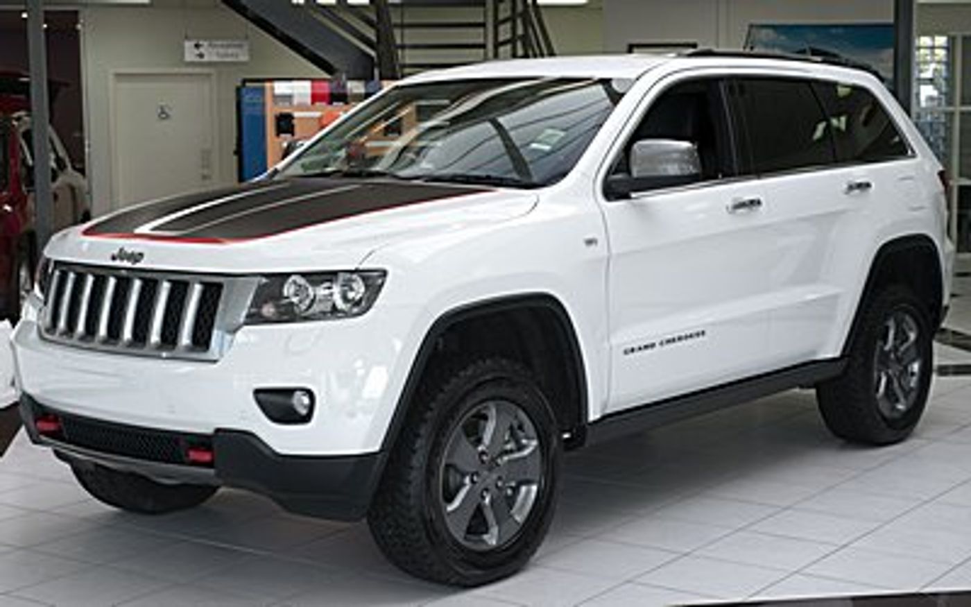 Hero image of a new Jeep Grand Cherokee Trailhawk (2013) price & specs available with CarExpert deals.
