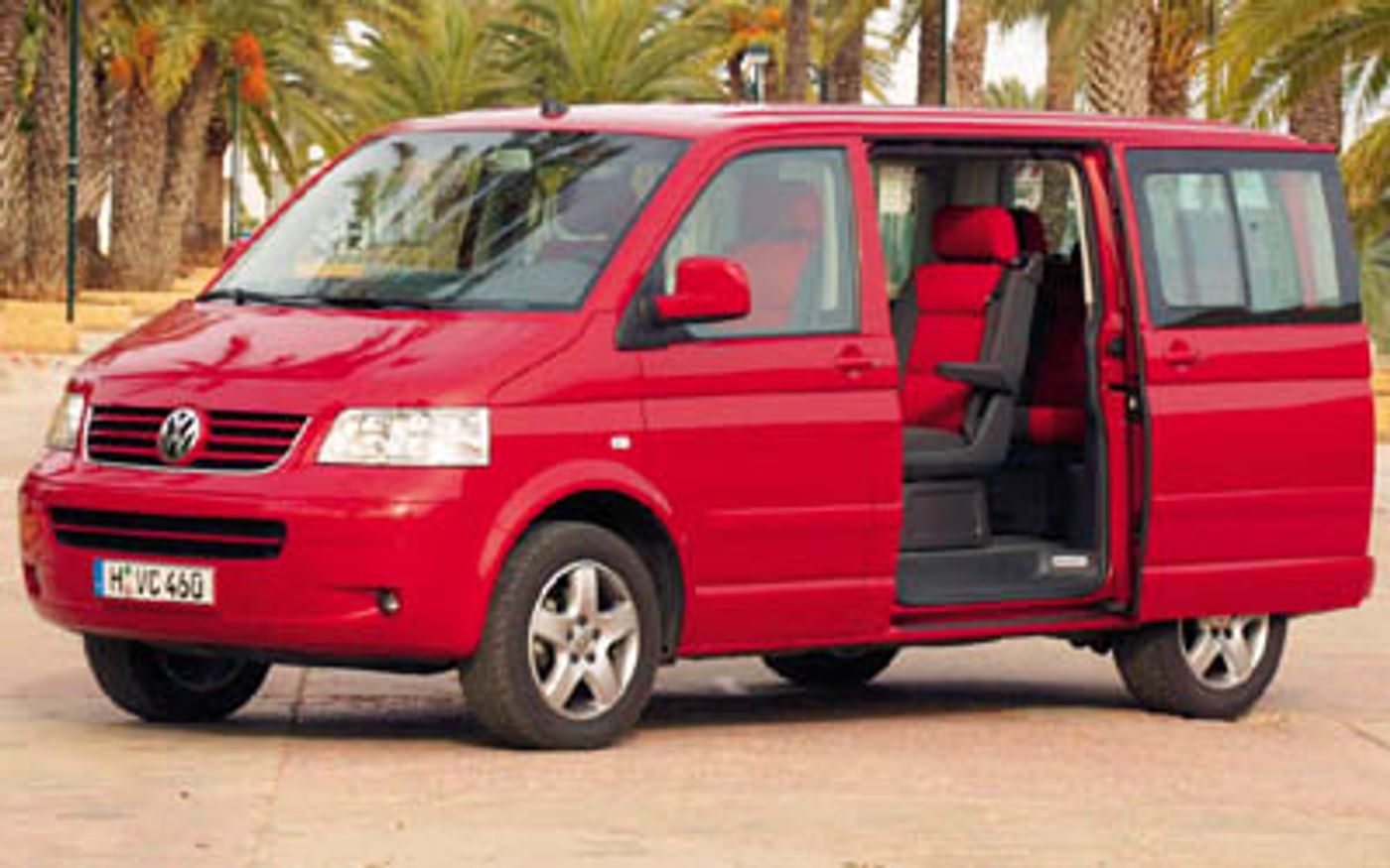 Hero image of a new Volkswagen Multivan Executive (2005) price & specs available with CarExpert deals.