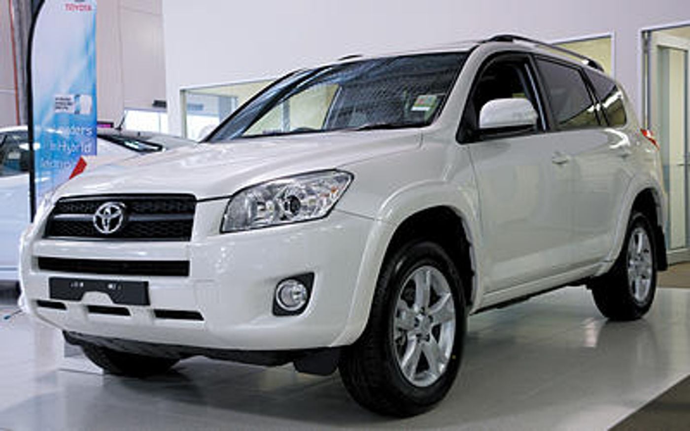Hero image of a new Toyota RAV4 Cruiser L (2008) price & specs available with CarExpert deals.