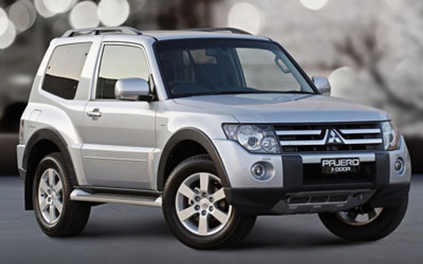 Hero image of a new Mitsubishi Pajero X (2008) price & specs available with CarExpert deals.