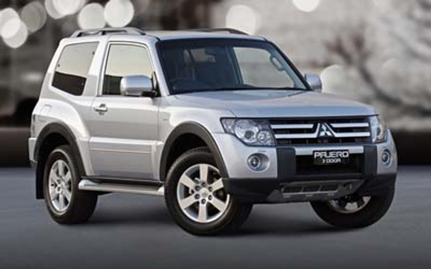 Hero image of a new Mitsubishi Pajero X (2007) price & specs available with CarExpert deals.