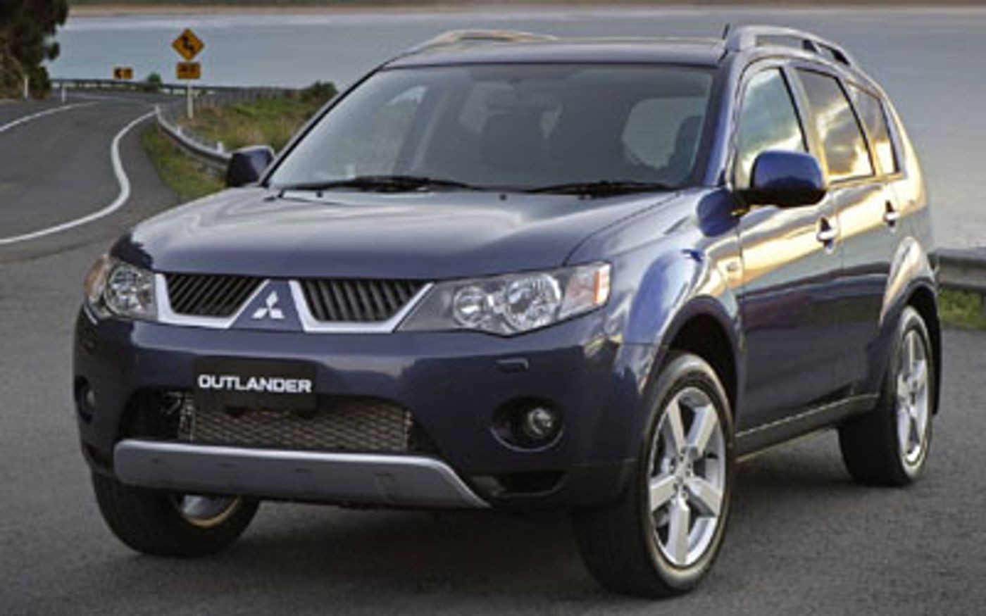 Hero image of a new Mitsubishi Outlander VRX (2009) price & specs available with CarExpert deals.