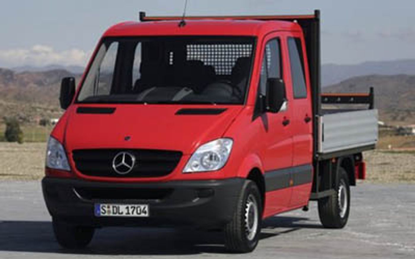 Hero image of a new Mercedes-Benz Sprinter Base (2006) price & specs available with CarExpert deals.