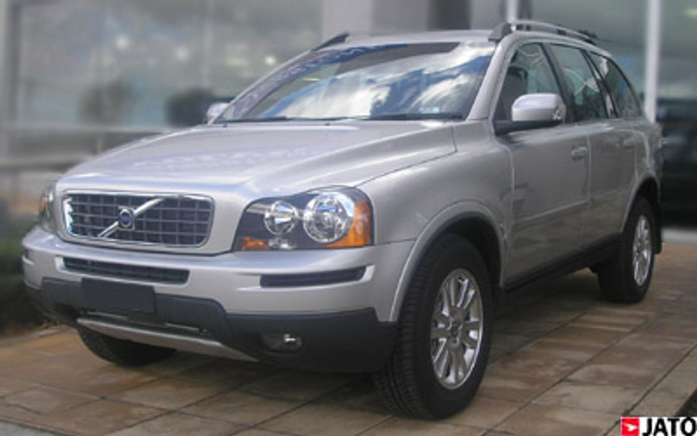 Hero image of a new Volvo XC90 3.2 (2009) price & specs available with CarExpert deals.
