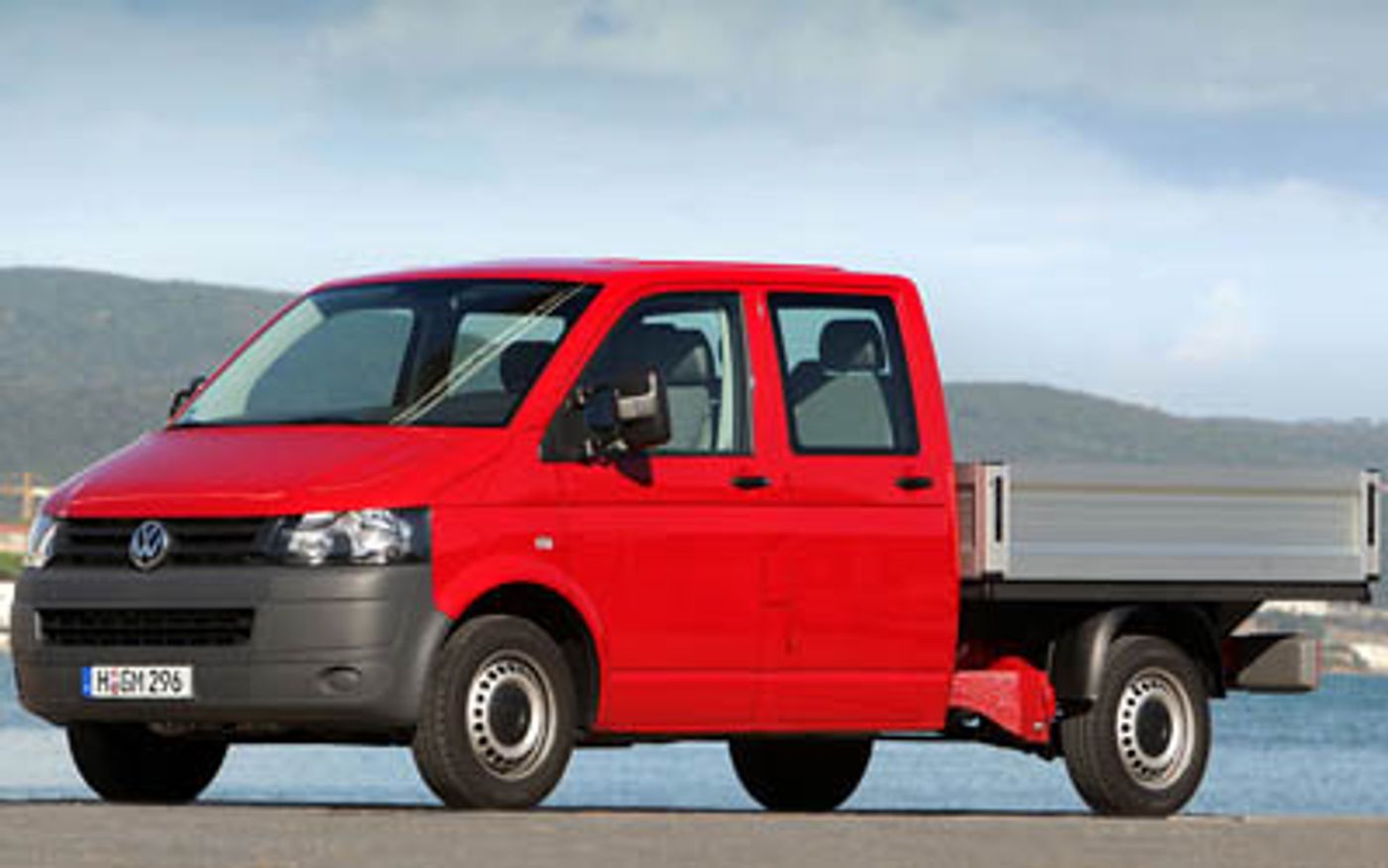 Hero image of a new Volkswagen Transporter Base (2010) price & specs available with CarExpert deals.