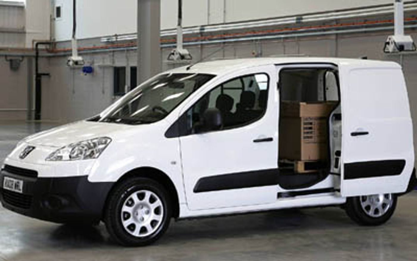 Hero image of a new Peugeot Partner Base (2009) price & specs available with CarExpert deals.