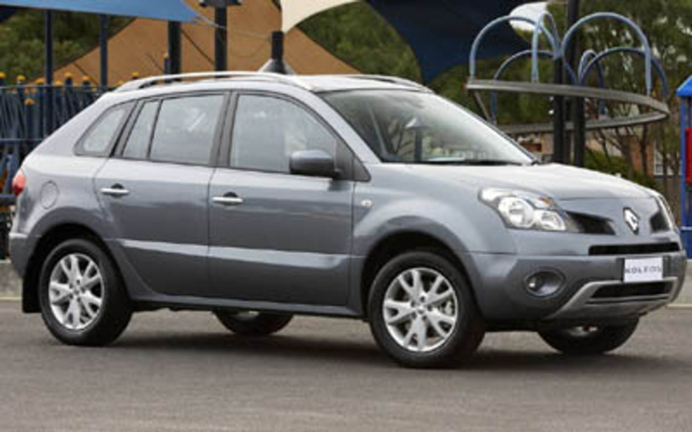 Hero image of a new Renault Koleos Dynamique (2008) price & specs available with CarExpert deals.