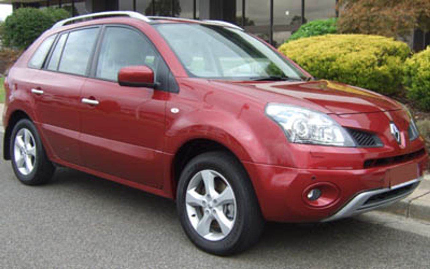 Hero image of a new Renault Koleos Privilege (2008) price & specs available with CarExpert deals.