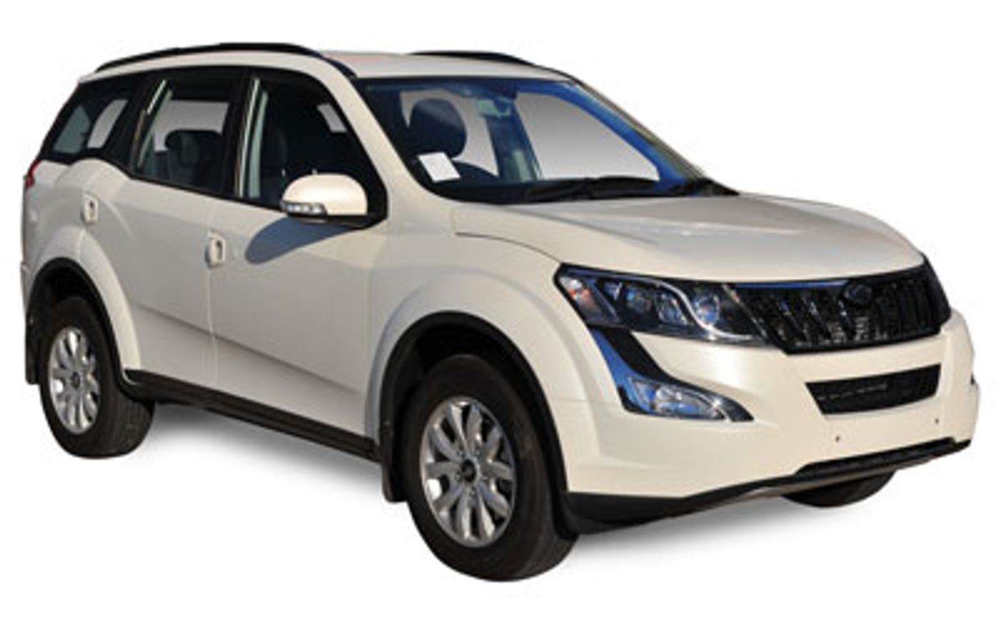Hero image of a new Mahindra XUV500 W8 (2016) price & specs available with CarExpert deals.