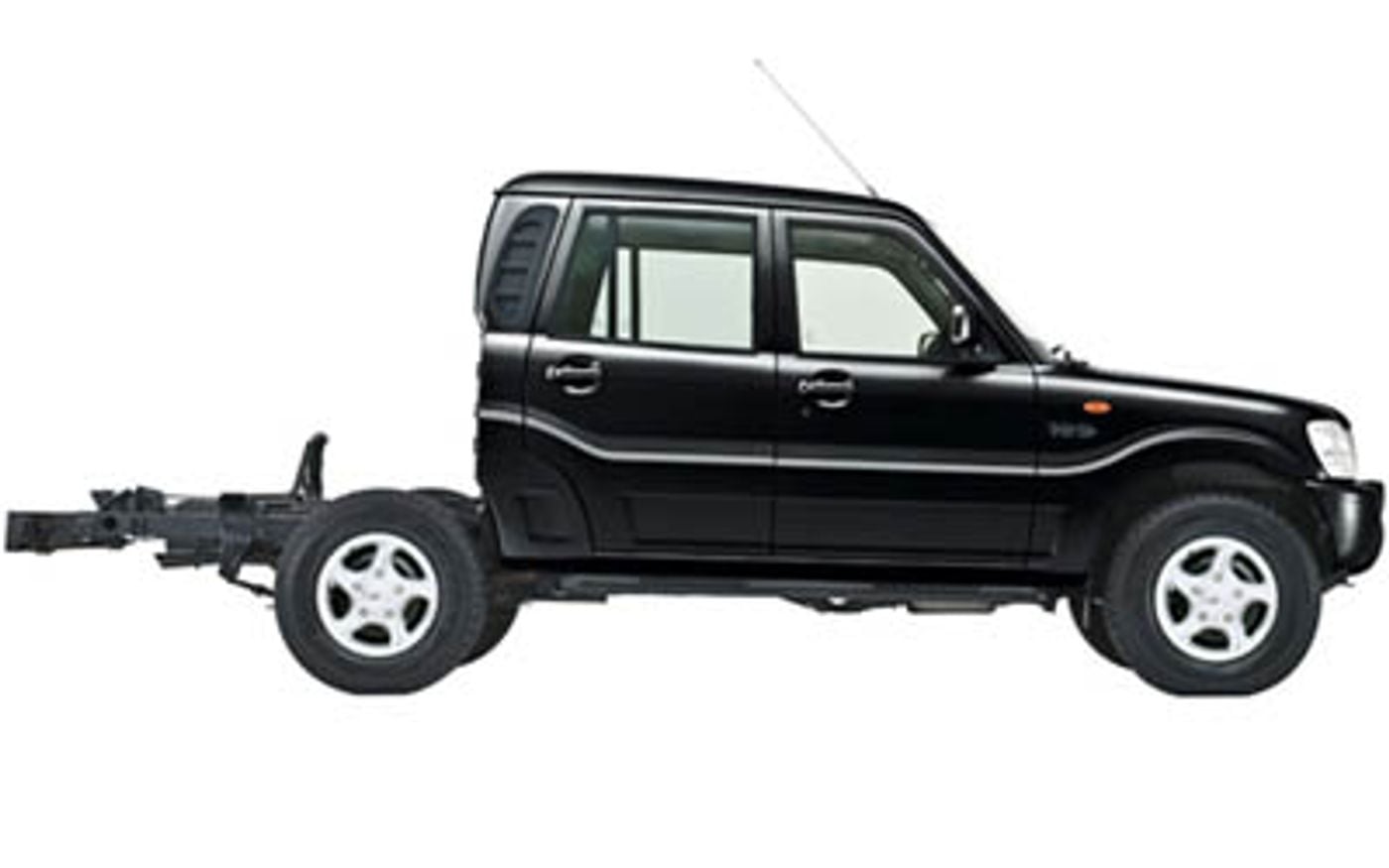 Hero image of a new Mahindra Pik-Up Base (2010) price & specs available with CarExpert deals.
