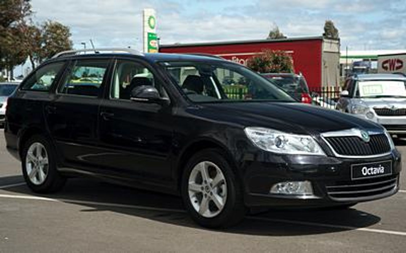 Hero image of a new Skoda Octavia Base (2013) price & specs available with CarExpert deals.