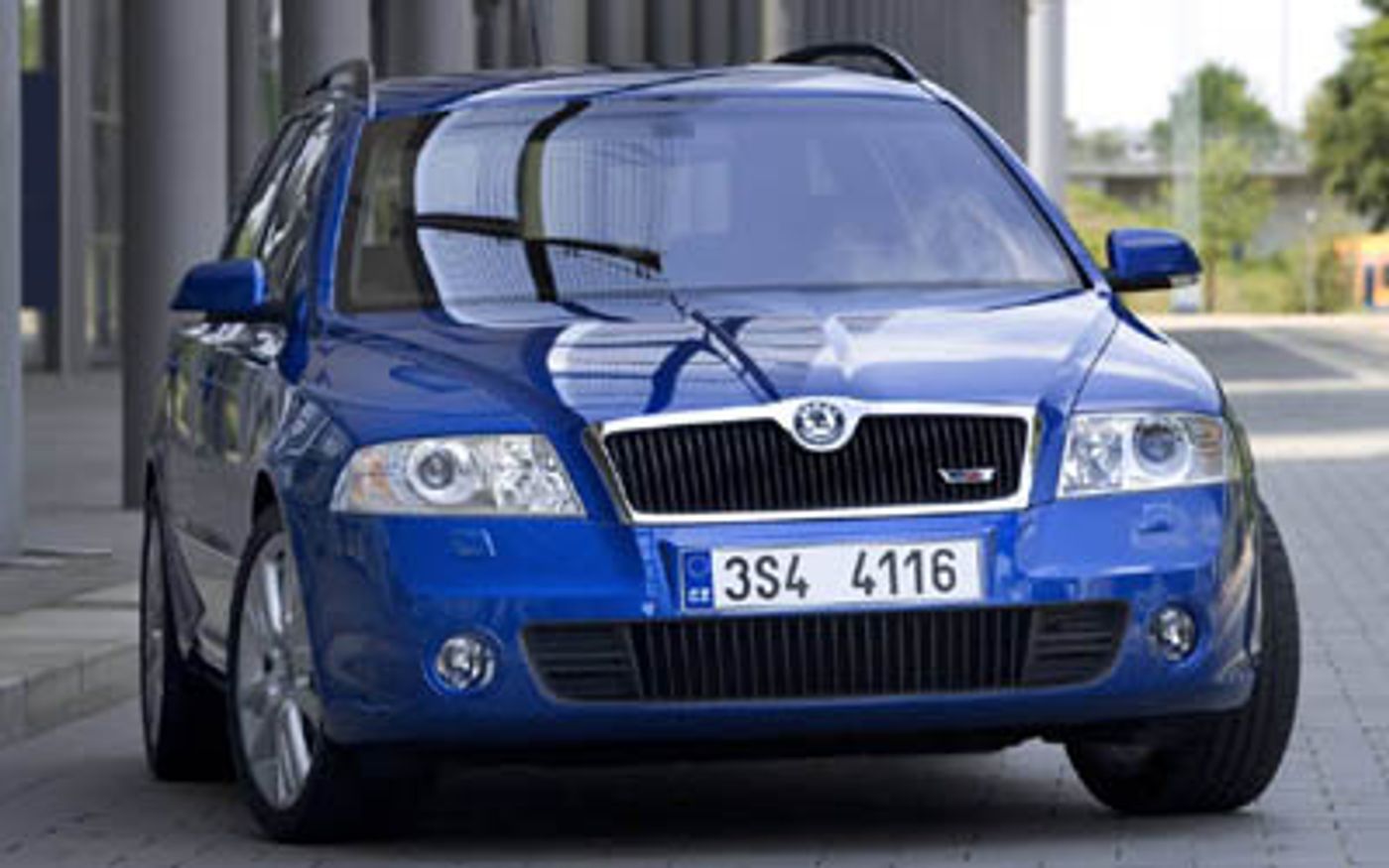 Hero image of a new Skoda Octavia Base (2009) price & specs available with CarExpert deals.