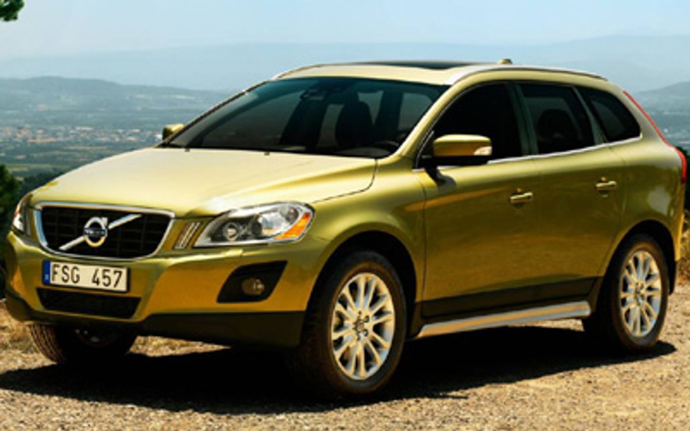 Hero image of a new Volvo XC60 T6 (2009) price & specs available with CarExpert deals.