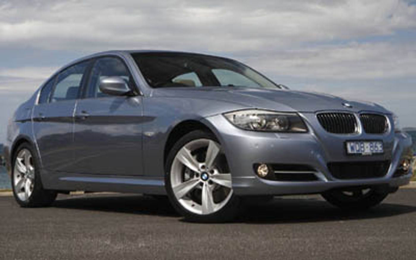 Hero image of a new BMW 3 Series Base (2009) price & specs available with CarExpert deals.