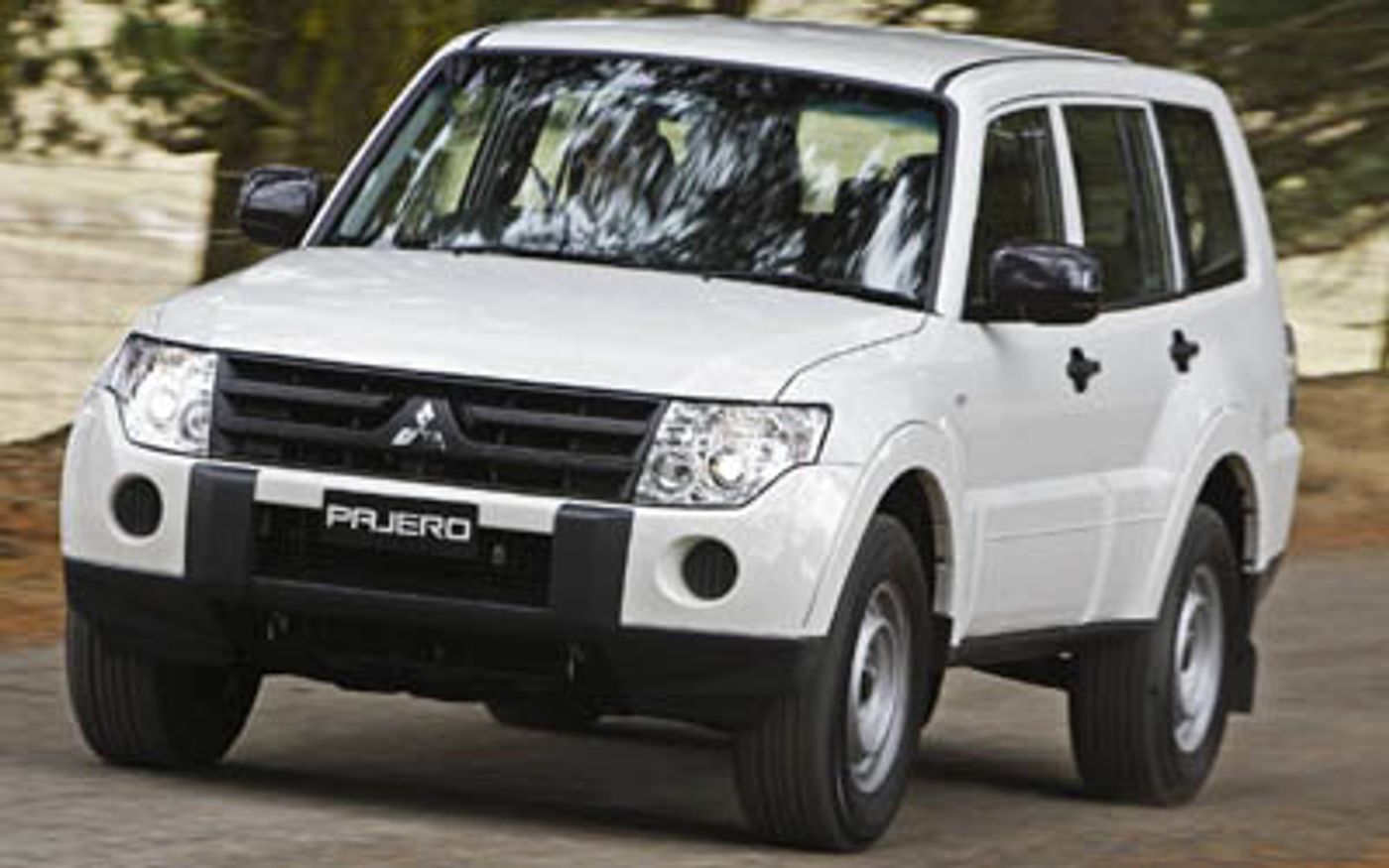 Hero image of a new Mitsubishi Pajero GL (2010) price & specs available with CarExpert deals.