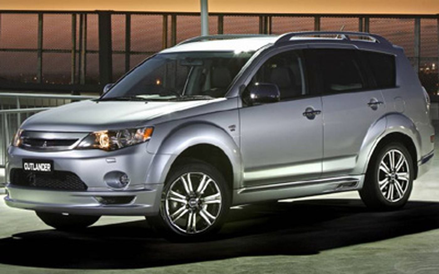 Hero image of a new Mitsubishi Outlander RX (2009) price & specs available with CarExpert deals.