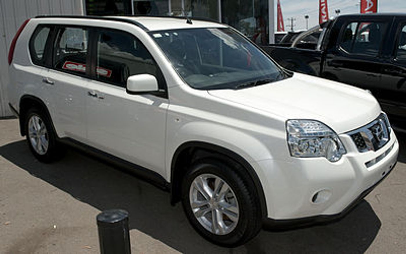 Hero image of a new Nissan X-Trail ST (2011) price & specs available with CarExpert deals.