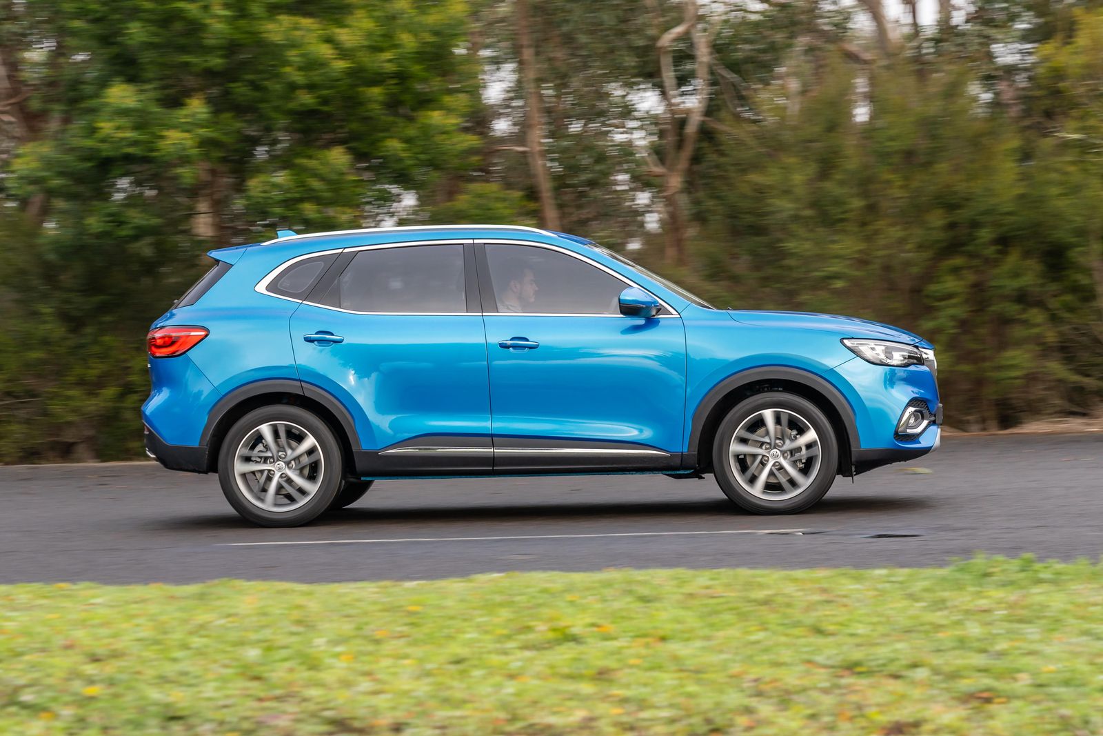 Hold off buying your new mid-size SUV: These ones are coming soon