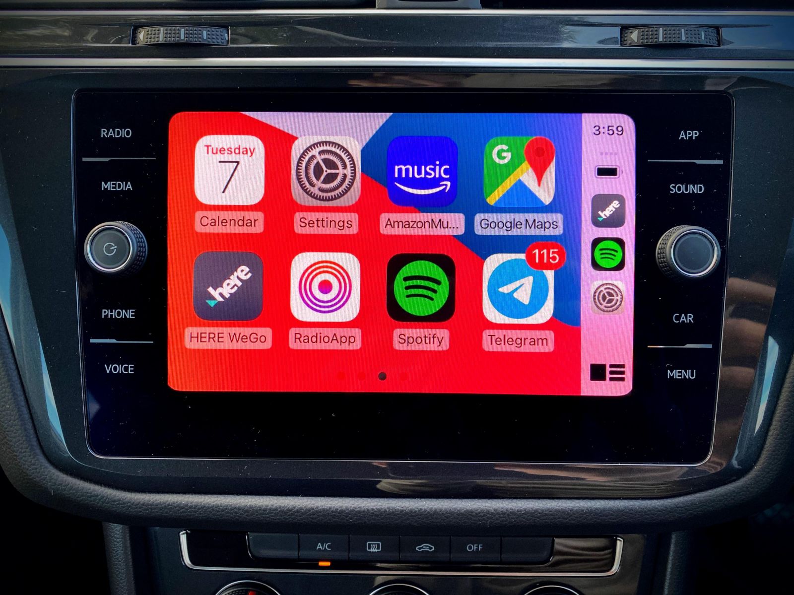 Gadget test: Making CarPlay wireless | CarExpert