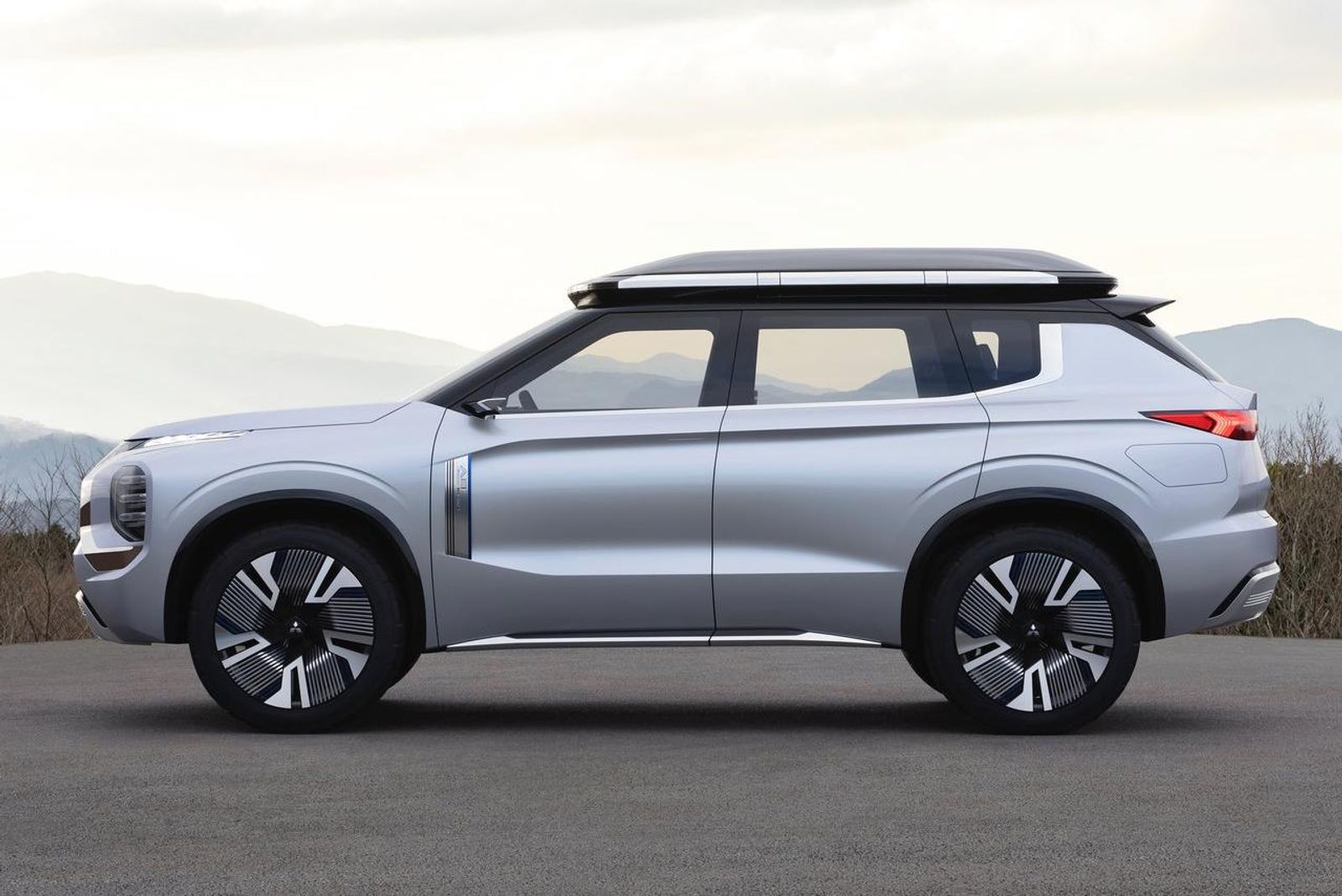 Hold off buying your new mid-size SUV: These ones are coming soon