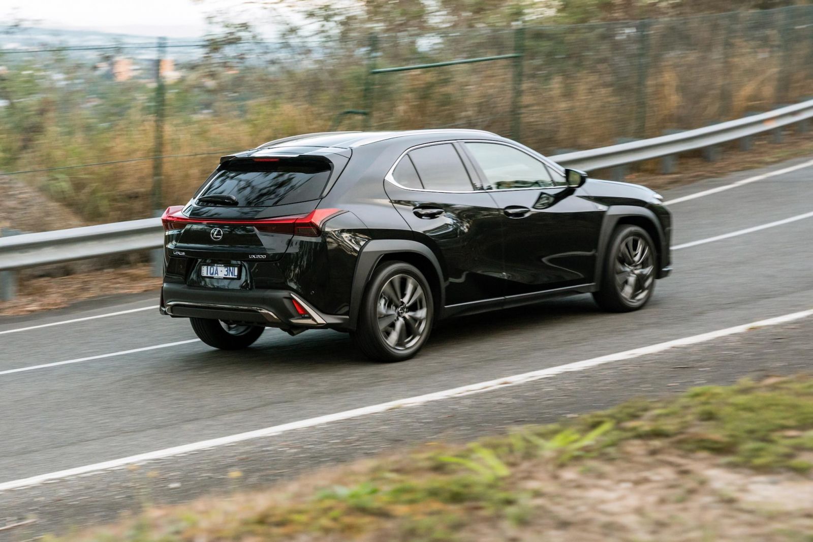 Lexus ux200 характеристики