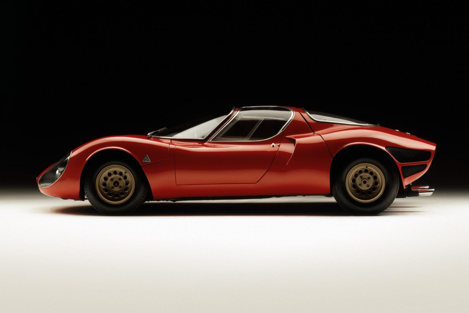 Design Review: Alfa Romeo 33 Stradale | CarExpert