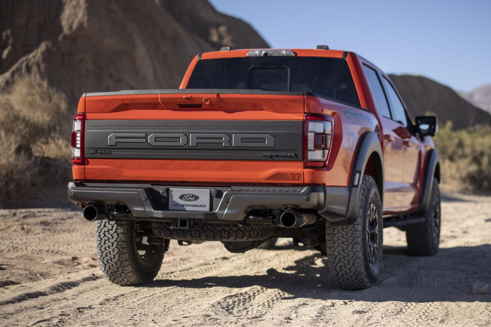 2021 Ford F-150 Raptor V6 unveiled, Raptor R V8 coming next year ...