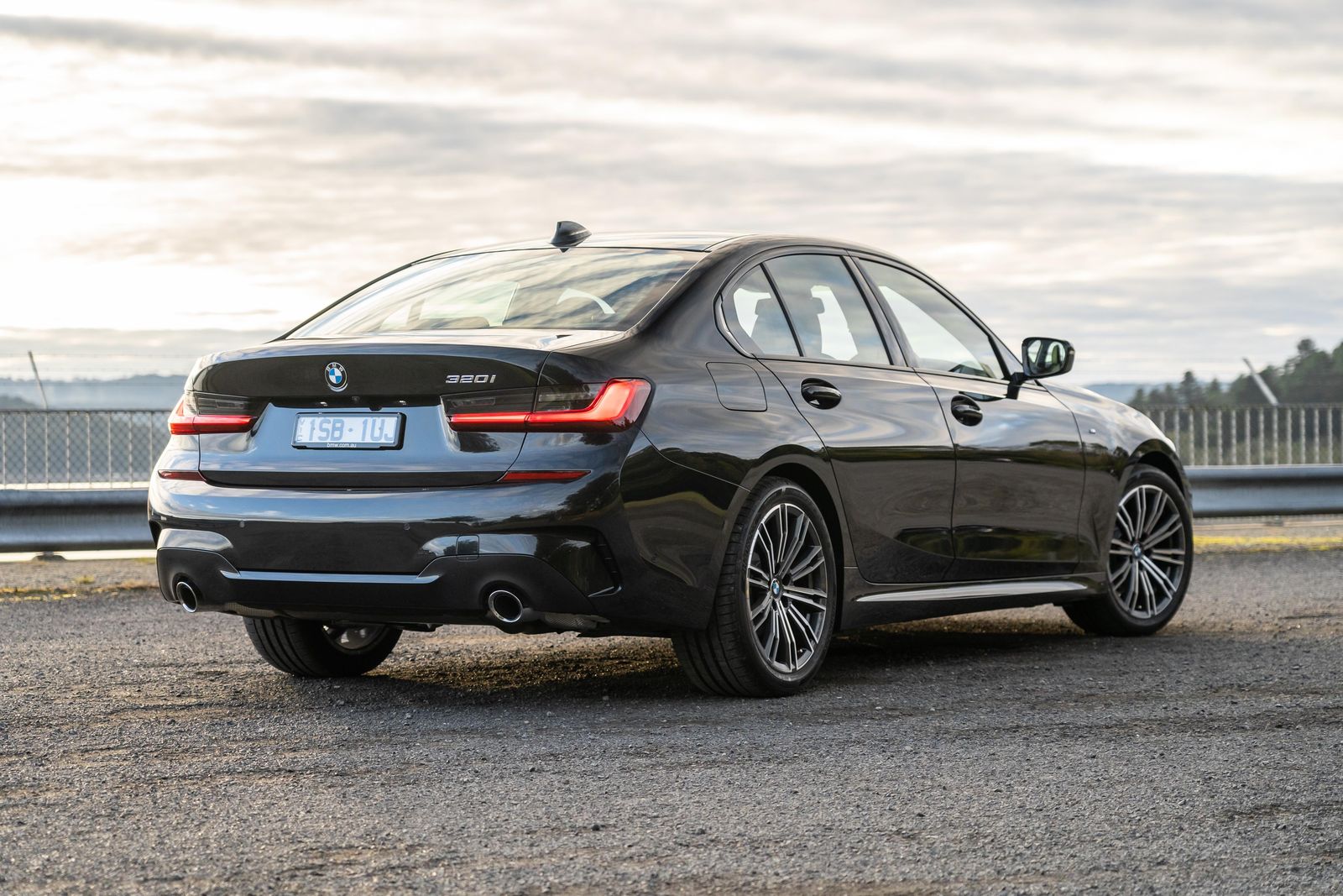 Бмв 320i 2021