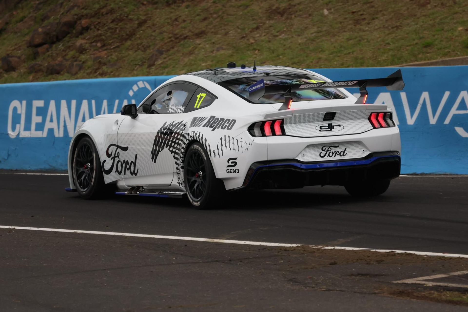 2023 Ford Mustang Supercar makes debut at Bathurst | CarExpert