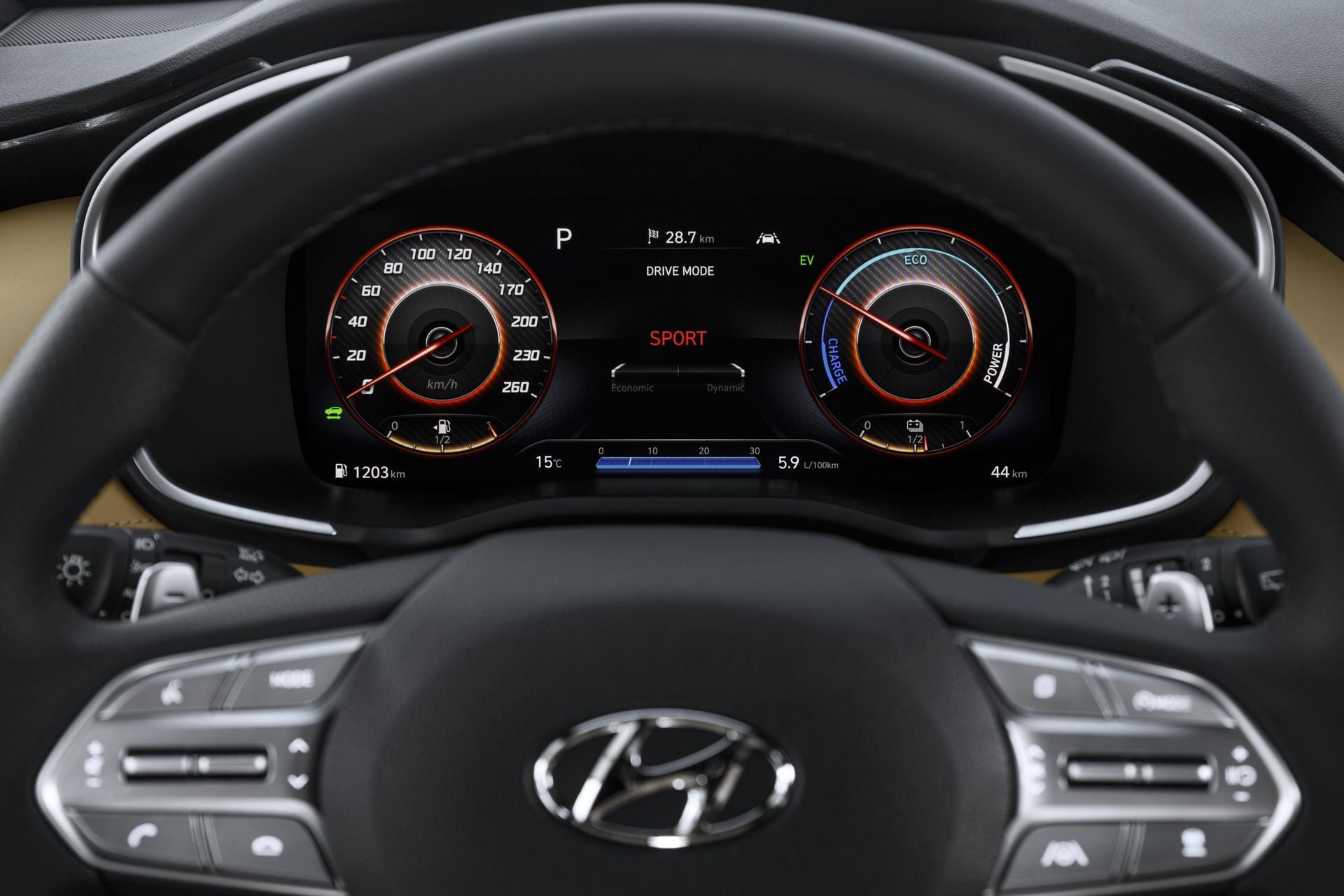 2023 Hyundai Santa Fe Hybrid fuel consumption, tow rating detailed ...